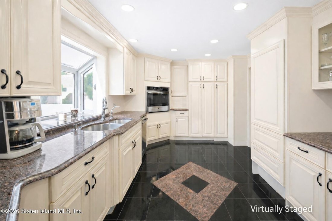 House in New York, New York, United States 3 - 17598523