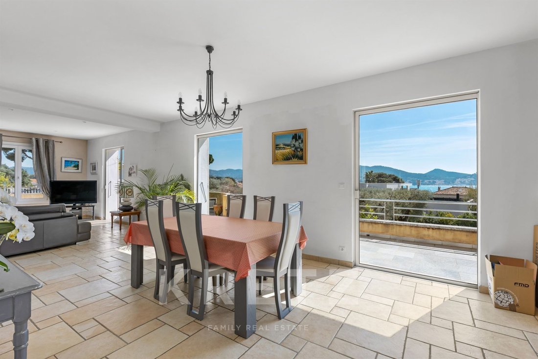 House in Saint-Cyr-sur-Mer, Provence-Alpes-Côte d'Azur, France 3 - 17599879