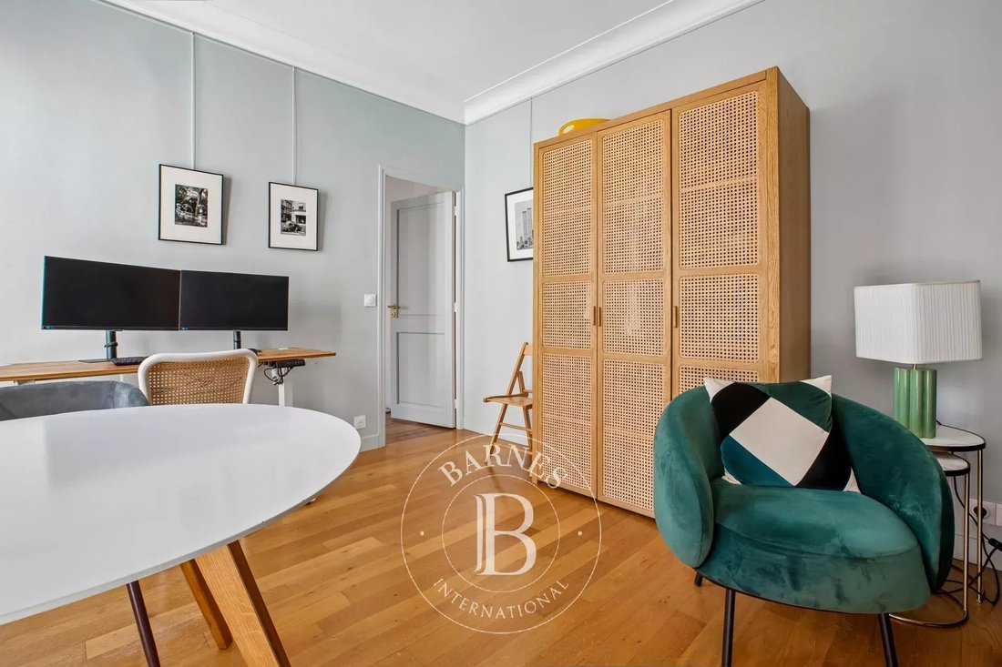 Apartment in Porte Dauphine, Paris 16e Arrondissement, Paris 3 - 17602253