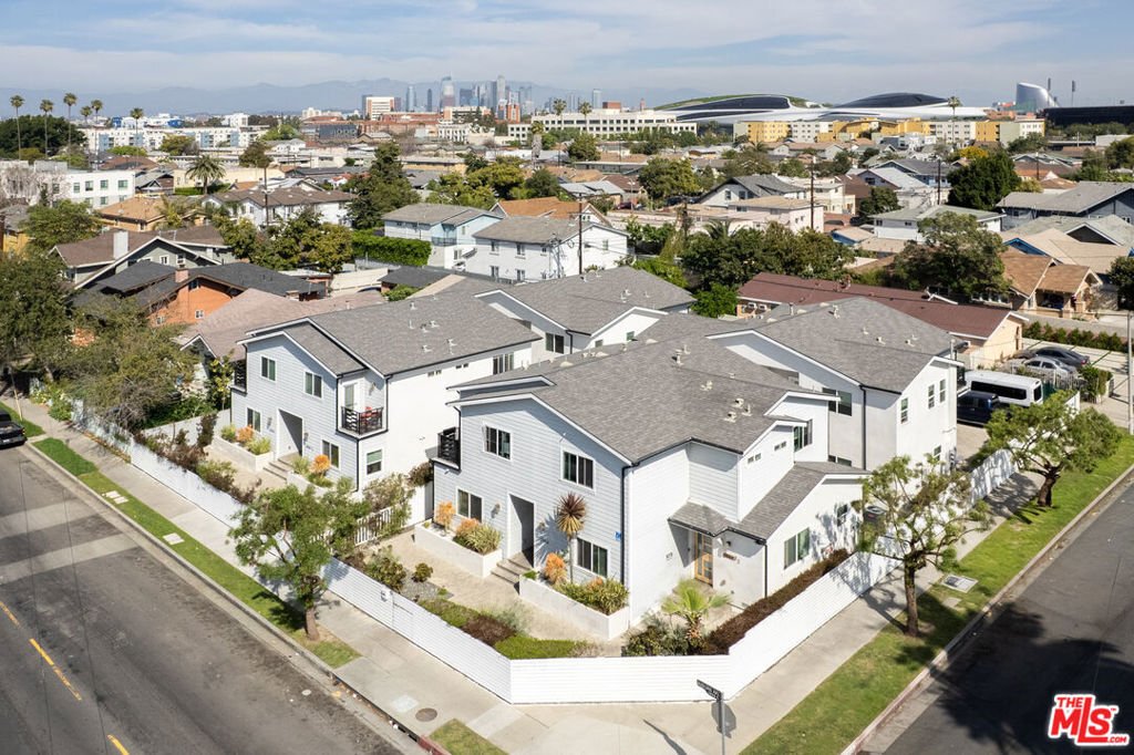 Los Angeles, California, United States 3 - 17606643