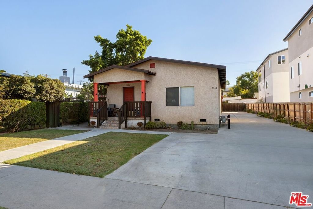 Los Angeles, California, United States 5 - 17606489