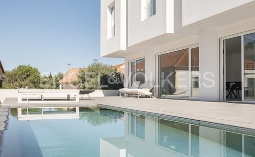 House in Loures, Lisbon, Portugal 1