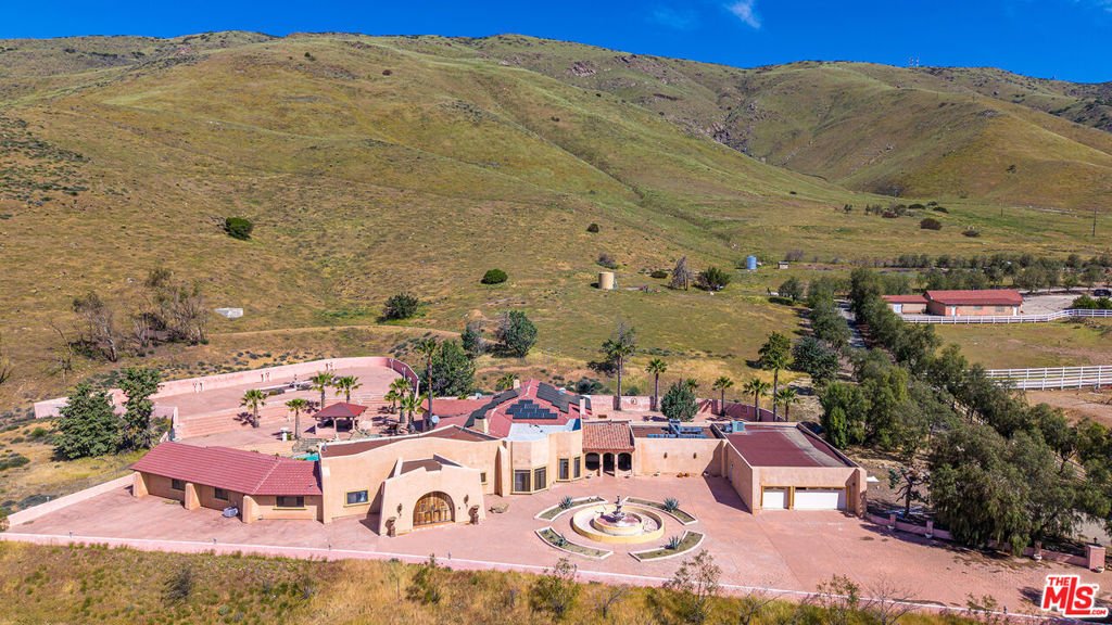 House in Acton, California, United States 1 - 17606224