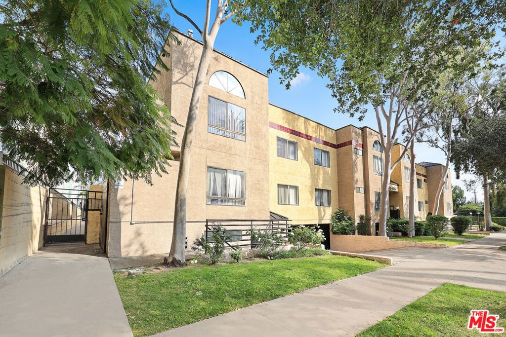 Glendale, California, United States 5 - 17605731