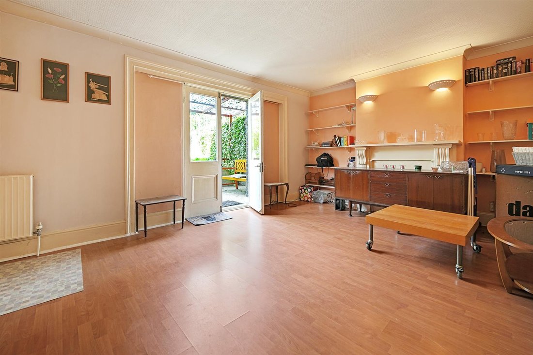 House in Ealing (London Borough of Ealing), Ealing, England 4 - 17611973