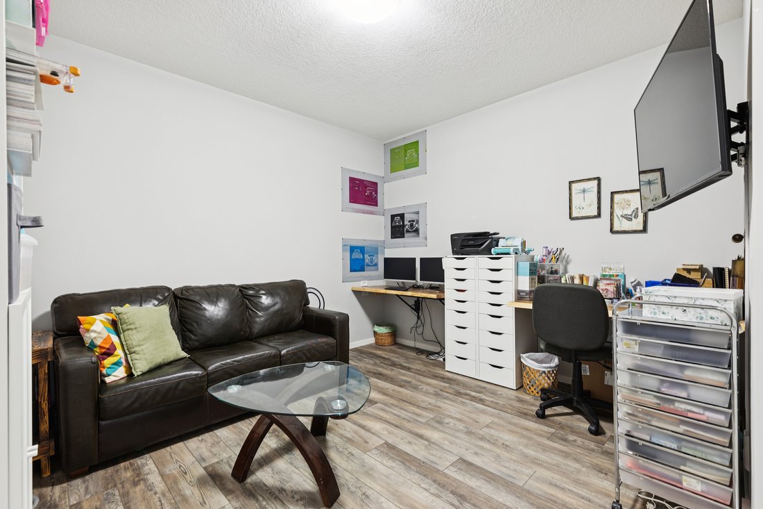 Andere in Calgary, Alberta, Kanada 3 - 17612022