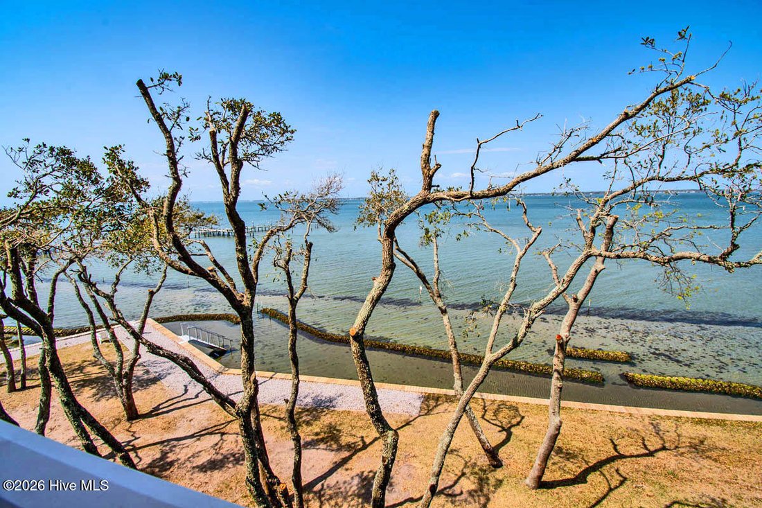 Condo in Emerald Isle, North Carolina, United States 5 - 17193794