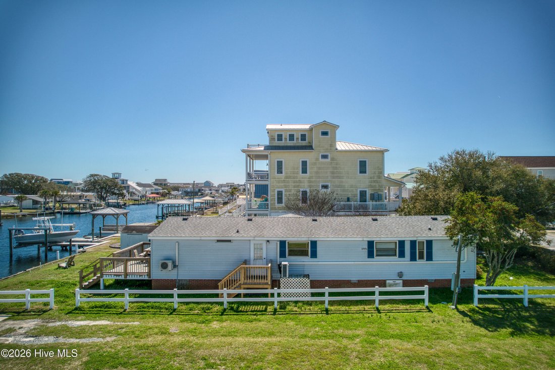Topsail Beach, North Carolina, United States 3 - 17606226