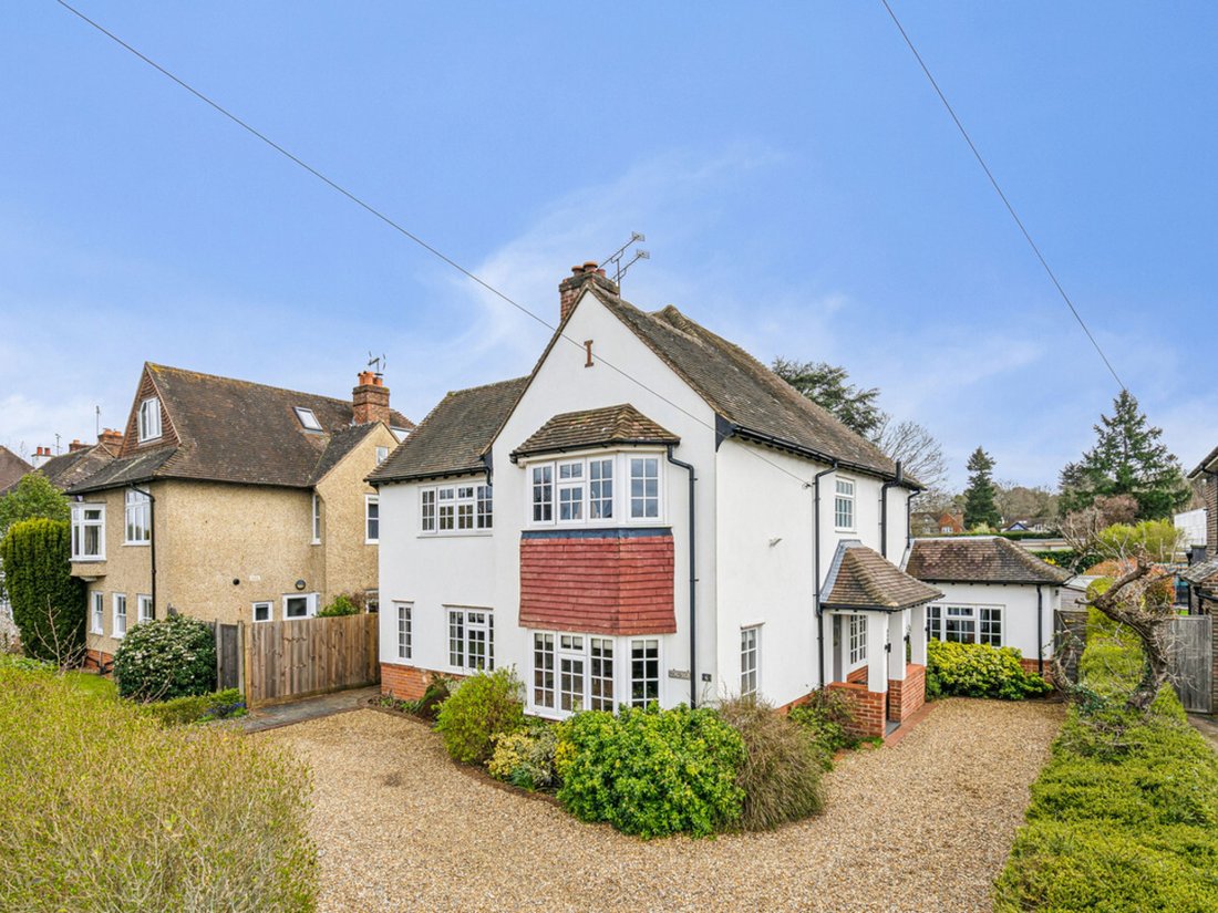 House in Lower Bourne, England 2 - 17612884
