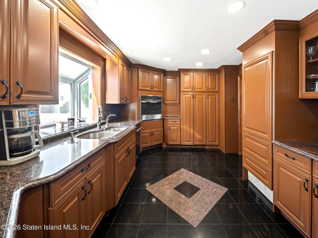 House in New York, New York, United States 4 - 17598523