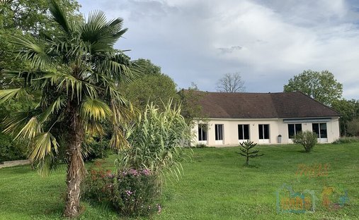 Villa in Quincey, Bourgogne – Franche-Comté, France 1