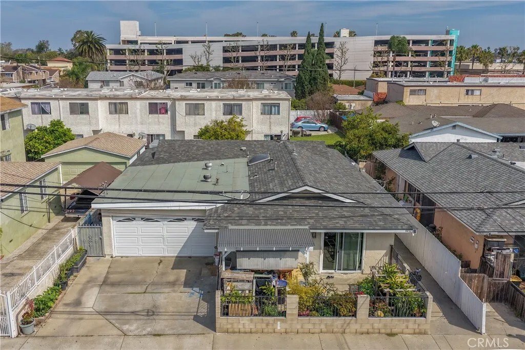 Huntington Beach, California, United States 1 - 17607931
