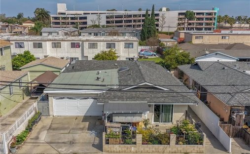 Apartment in Huntington Beach, California, United States 1