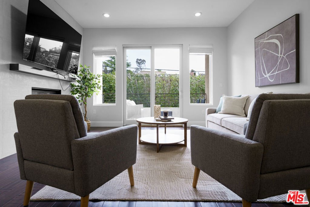 Condo in Los Angeles, California, United States 2 - 17606326