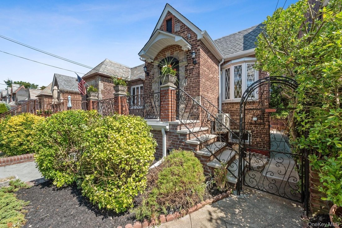 House in New York, New York, United States 2 - 17613020