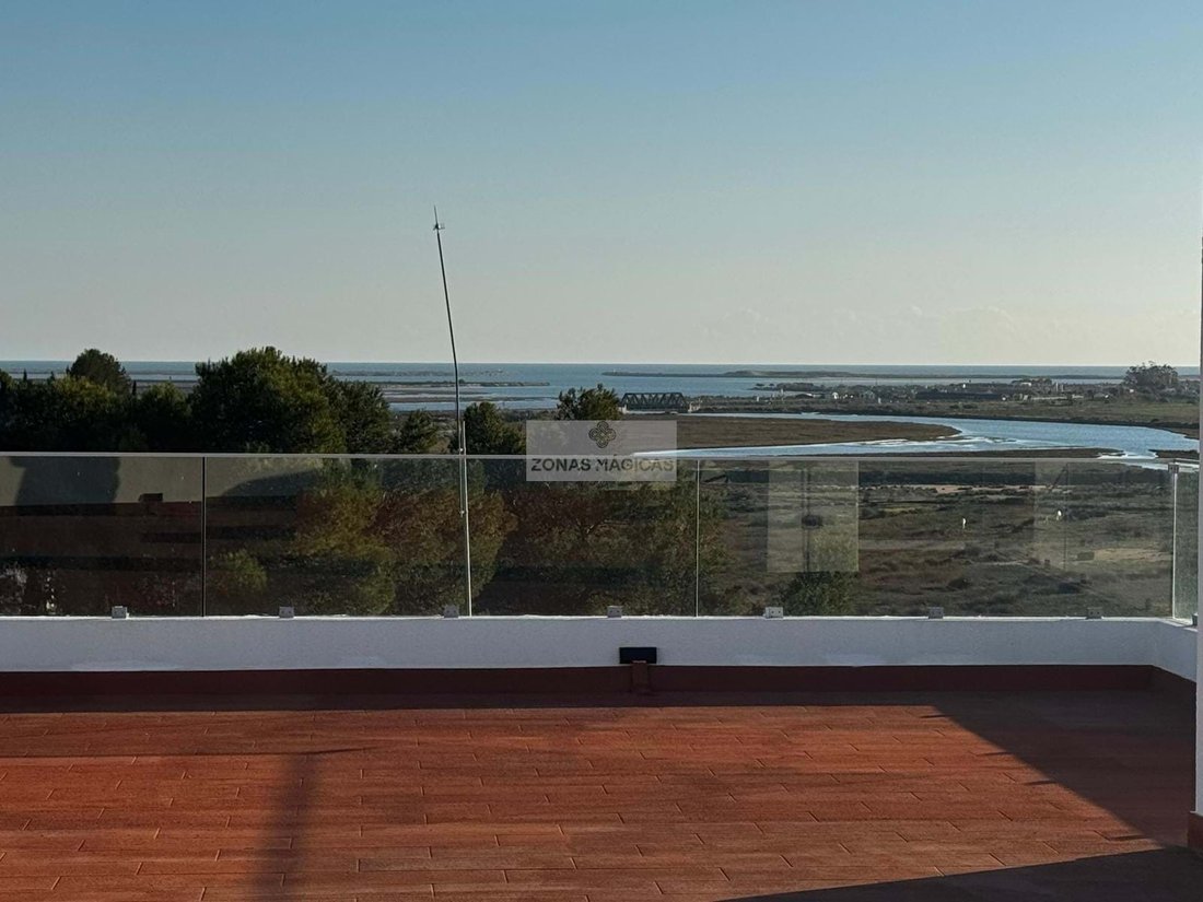 Villa in Mexilhoeira Grande, Algarve, Portugal 2 - 17611568