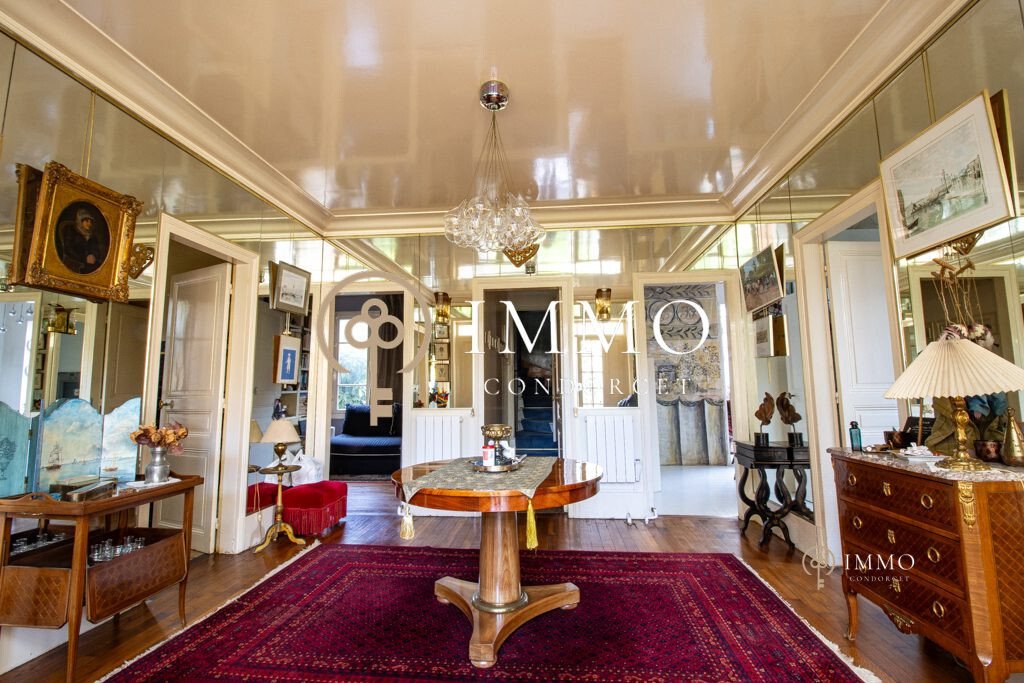 House in La Faiencerie-Le Clos Saint Cyr, Bourg-la-Reine, France 1 - 17615039