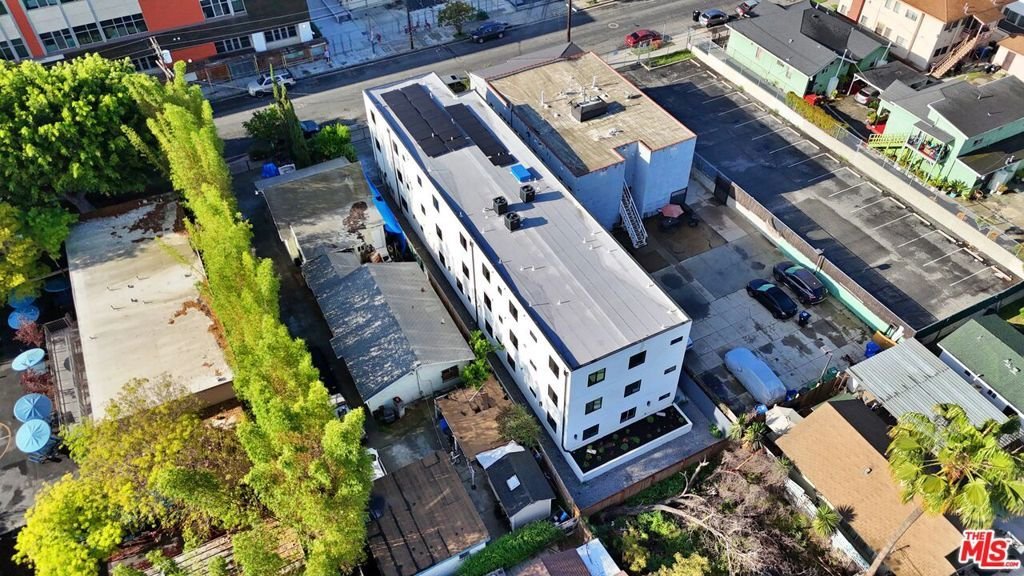 Los Angeles, California, United States 4 - 17605876