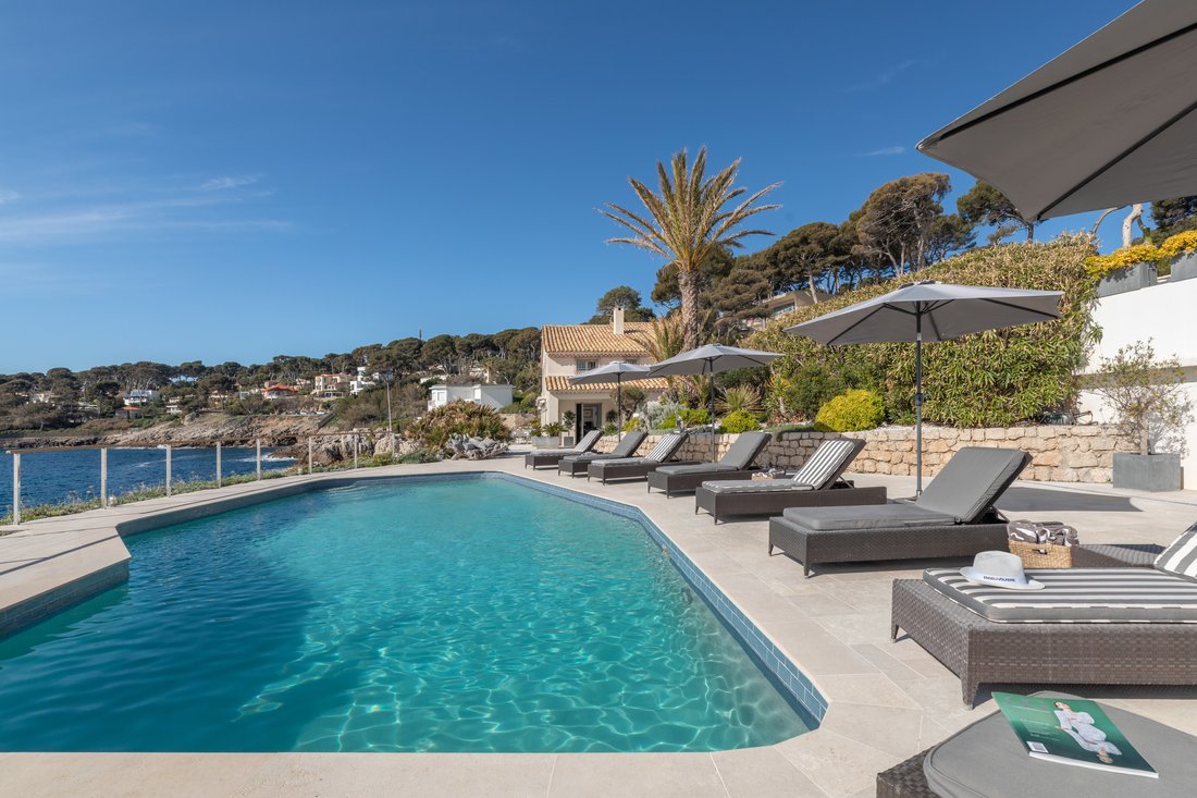 House in Antibes, Provence-Alpes-Côte d'Azur, France 3 - 17599062