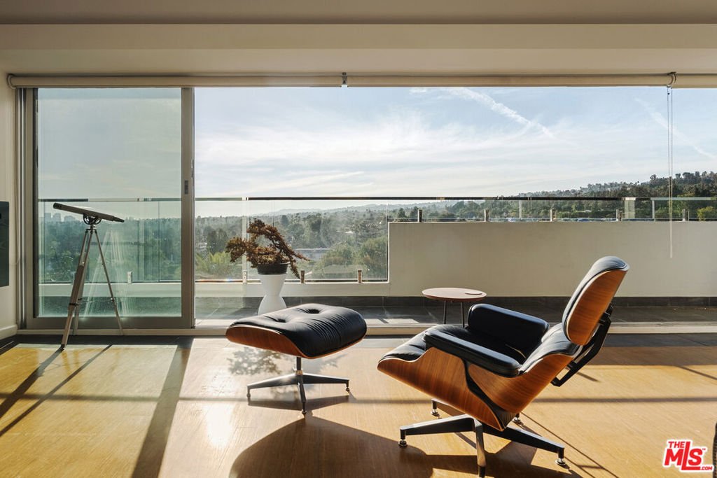 Condo in Los Angeles, California, United States 3 - 17606241