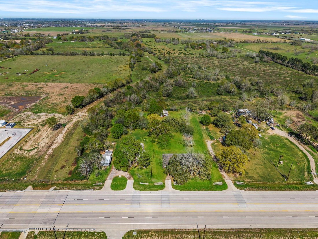Needville, Texas, United States 1 - 17611190