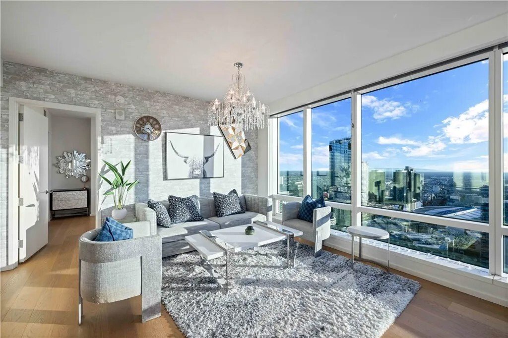 Condo in Los Angeles, California, United States 3 - 17299471