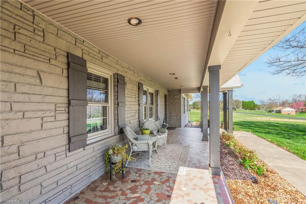 House in Jonesville, North Carolina, United States 5 - 17600317