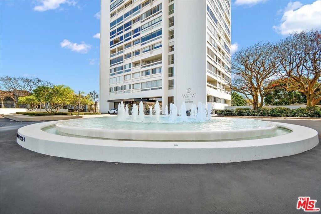 Condo in Los Angeles, California, United States 4 - 17606333