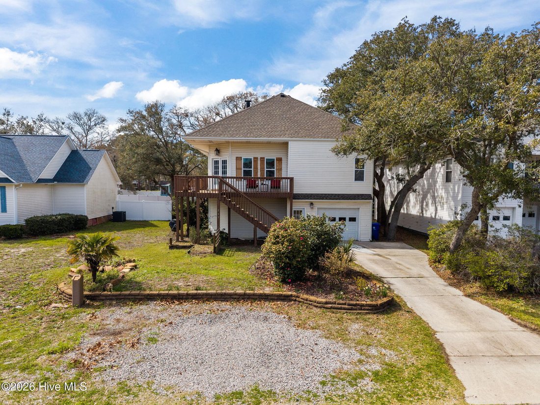 House in Oak Island, North Carolina, United States 4 - 17605291