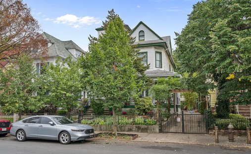 House in New York, New York, United States 1