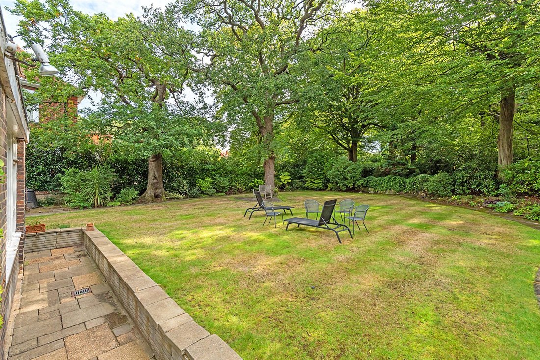 House in Hampstead Garden Suburb, Barnet, England 3 - 17612405