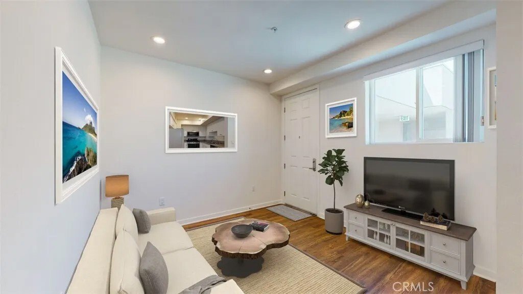 Los Angeles, California, United States 3 - 17607118