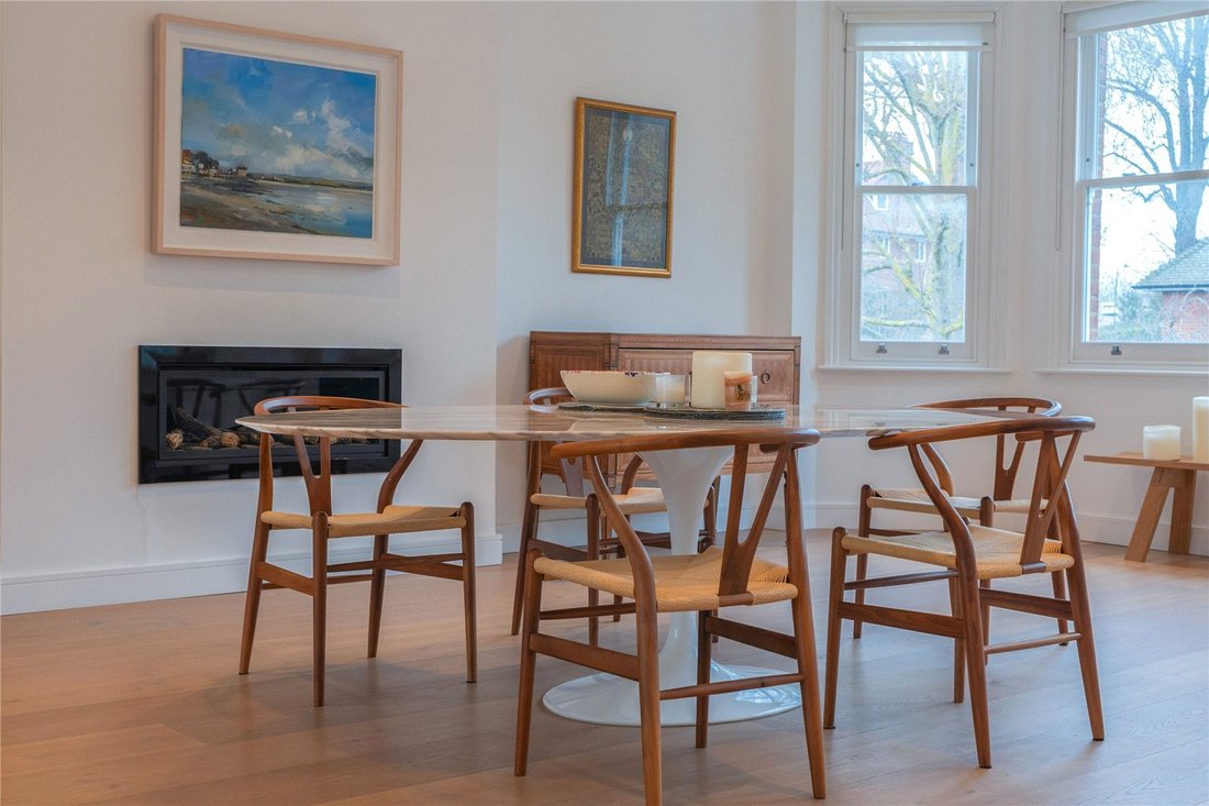 Apartment in Swiss Cottage, Camden, England 5 - 17602052