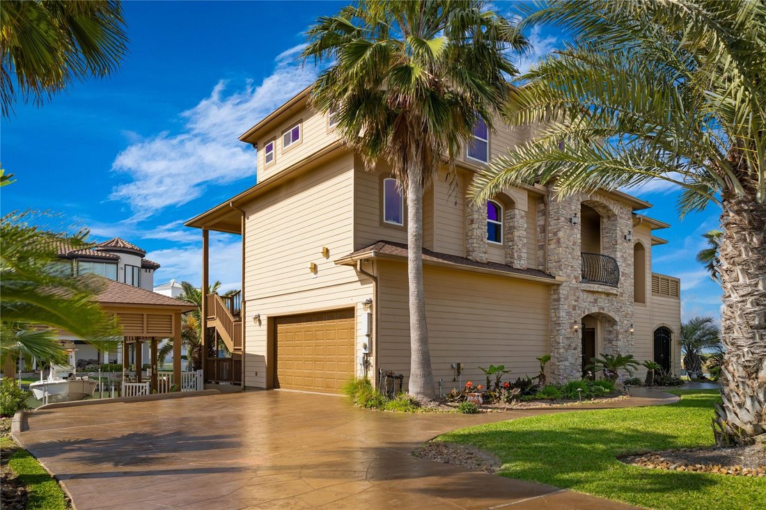 House in Hitchcock, Texas, United States 3 - 17609758
