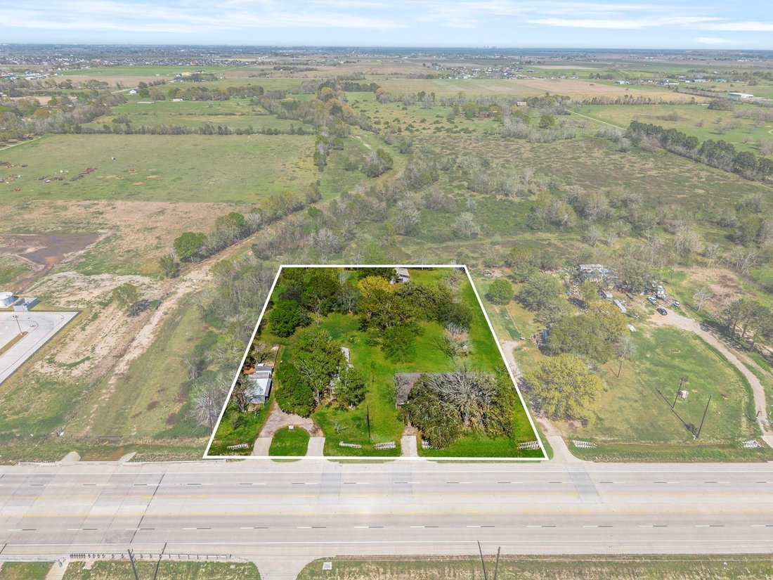 Needville, Texas, United States 2 - 17611190
