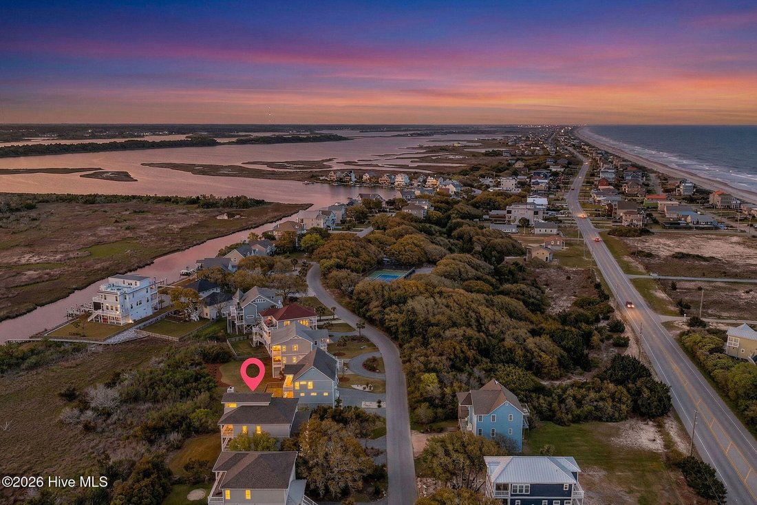 House in North Topsail Beach, North Carolina, United States 3 - 17613521