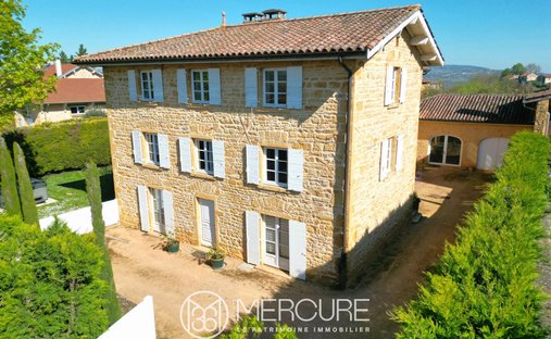 House in Sud, L'Arbresle, France 1