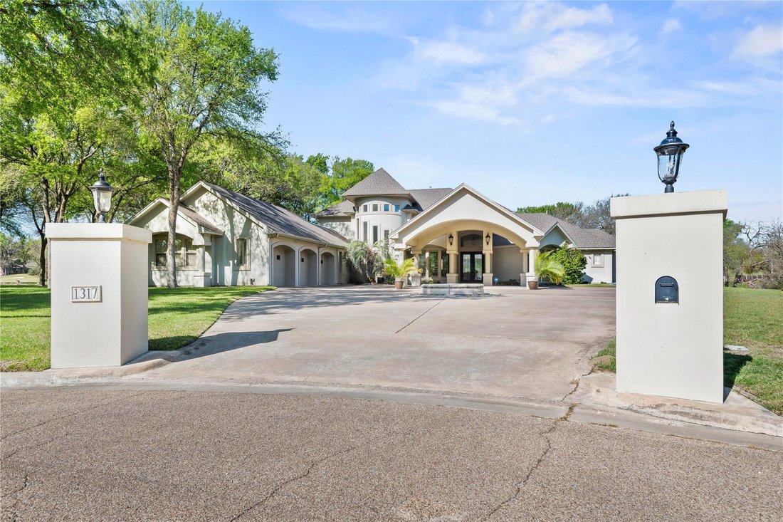 House in Salado, Texas, United States 1 - 17609327