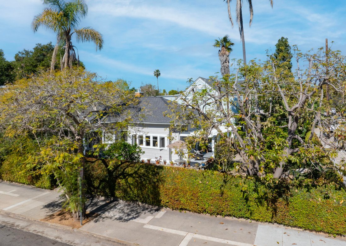 Santa Barbara, California, United States 4 - 17598739