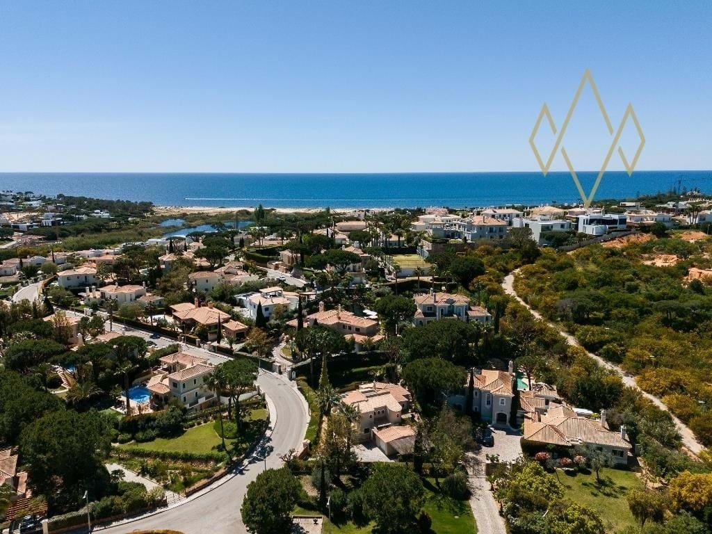 Villa in Vale do Lobo, Almancil, Portugal 1 - 17573640