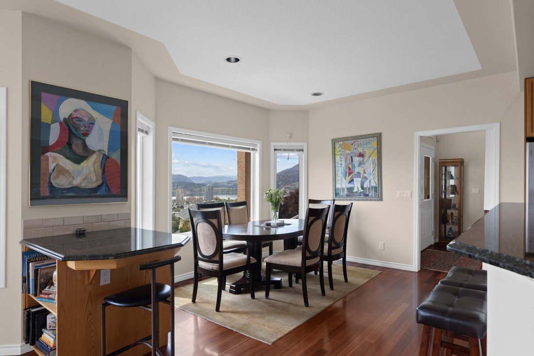 House in Kelowna, British Columbia, Canada 5 - 17342855