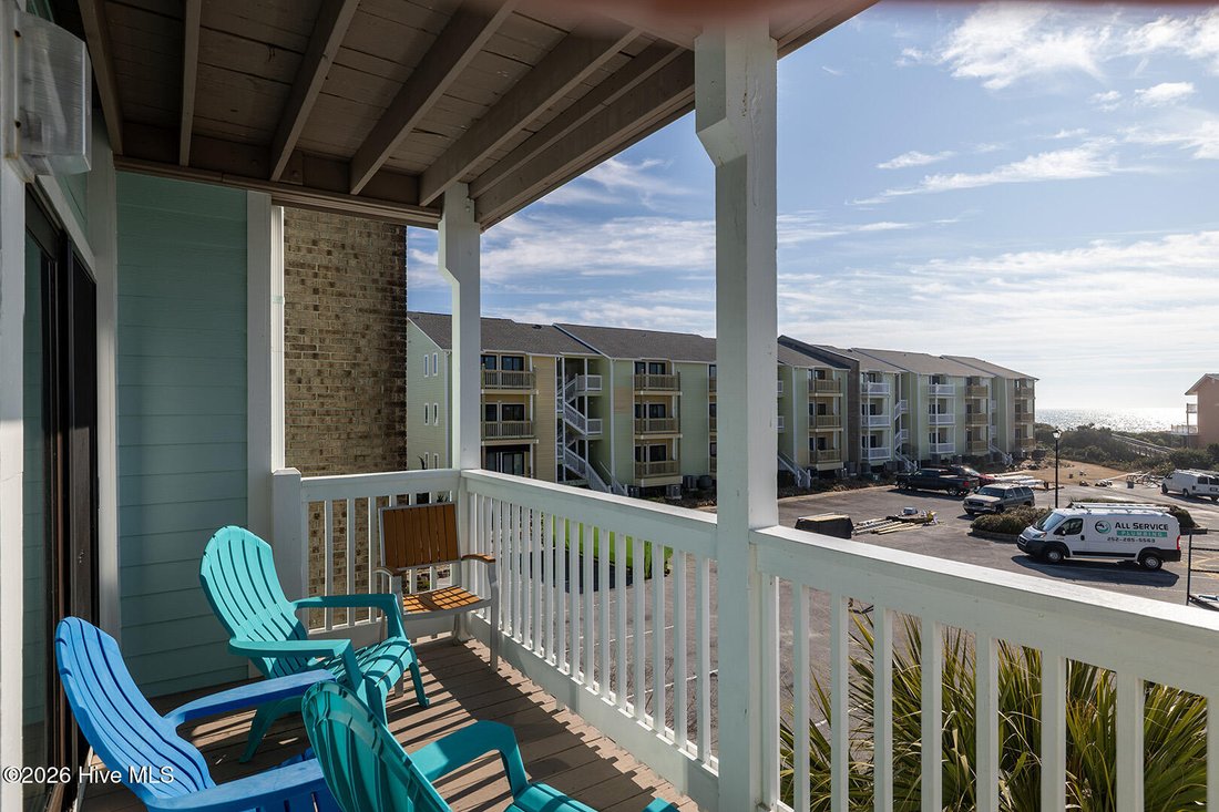 Condo in Emerald Isle, North Carolina, United States 2 - 17606253