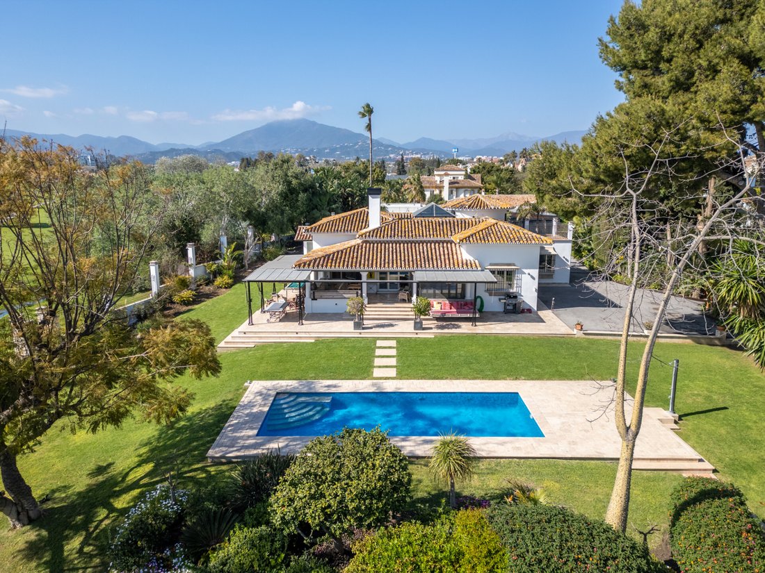 Villa in San Pedro de Alcantara, Andalusia, Spain 1 - 17612087