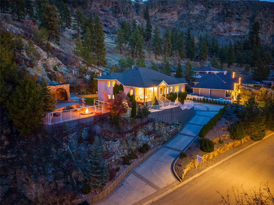 House in Kelowna, British Columbia, Canada 2 - 17342855