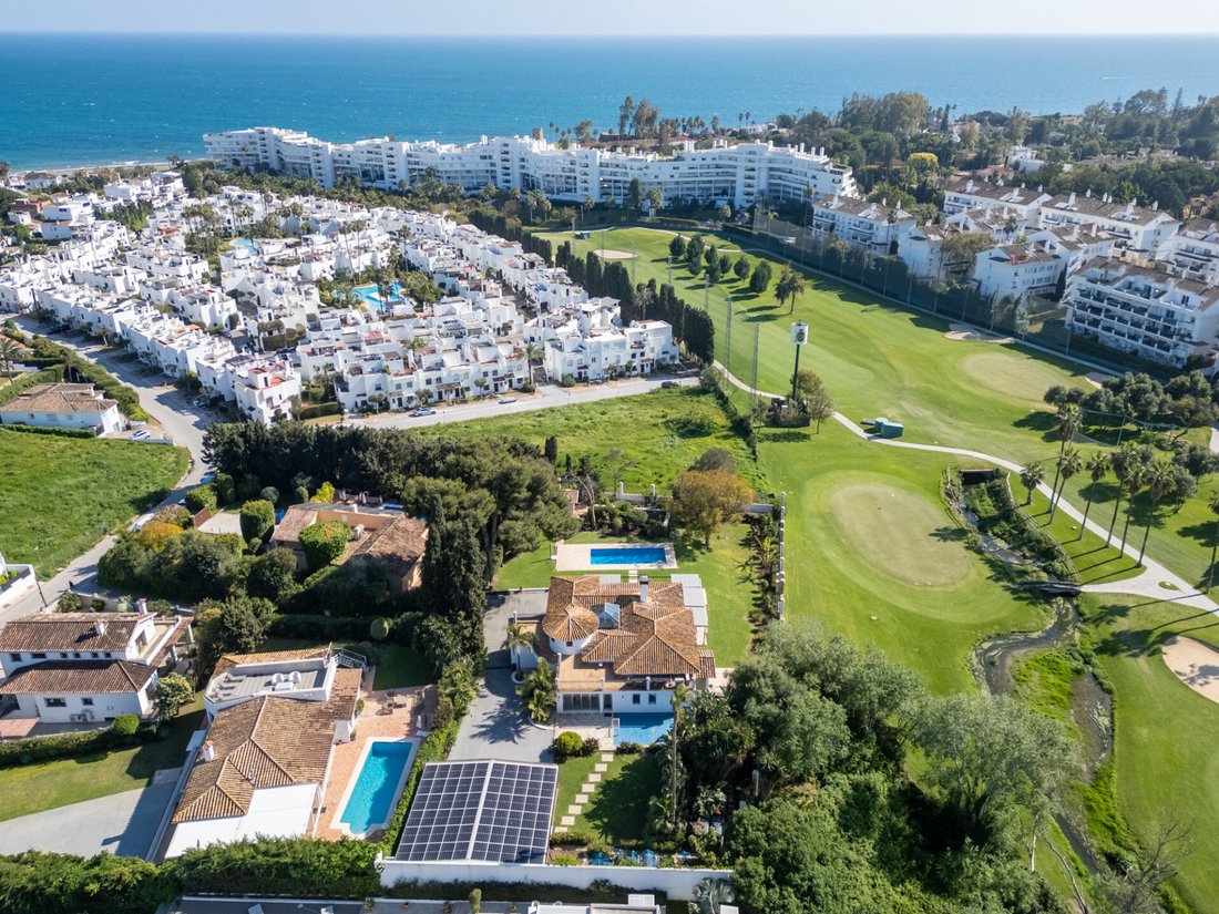 Villa in San Pedro de Alcantara, Andalusia, Spain 3 - 17612087