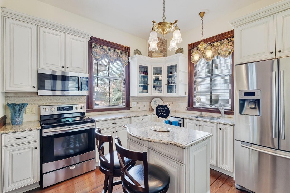 House in Galveston, Texas, United States 4 - 17611268