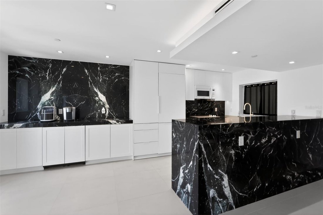 Condo in Miami Beach, Florida, United States 5 - 17604419