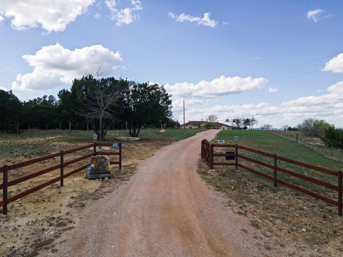 House in Lampasas, Texas, United States 3 - 17609021