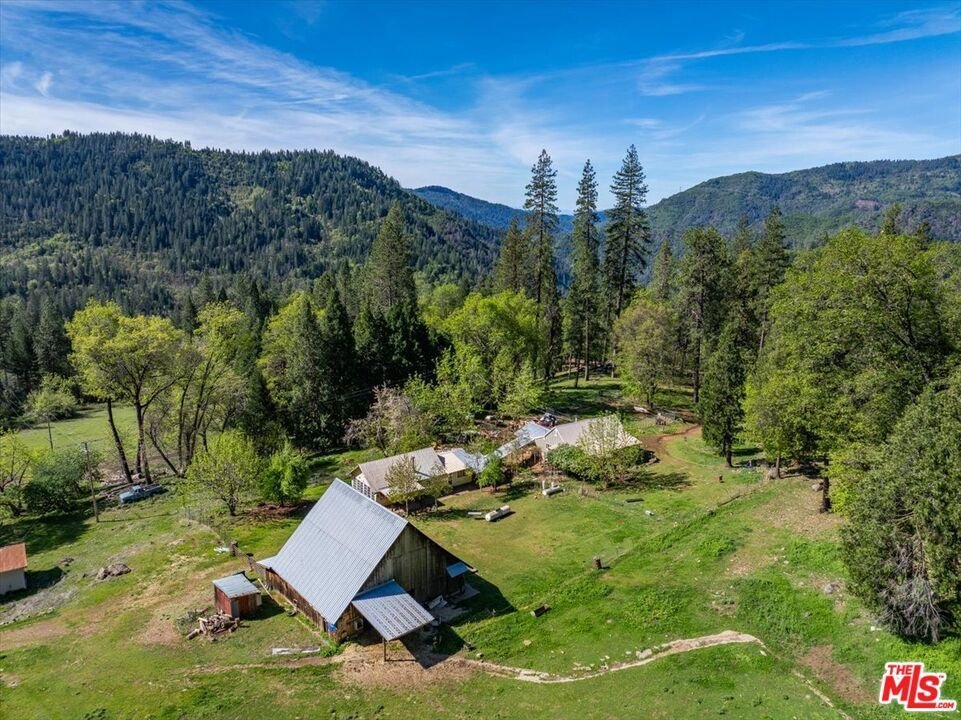 House in Montgomery Creek, California, United States 1 - 17606463
