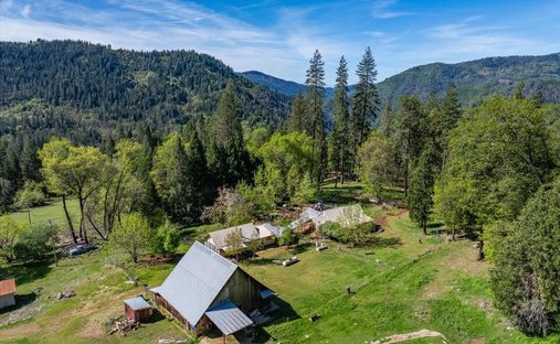 House in Montgomery Creek, California, United States 1